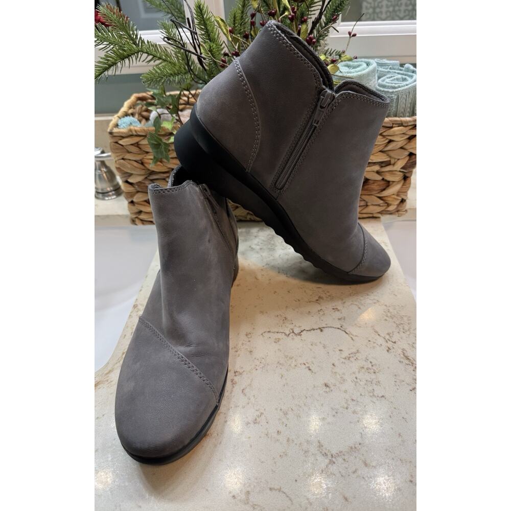 Clarks Cloud Steppers 10M Gray Leather Ankle Boots Side Zip Slip On Preowned